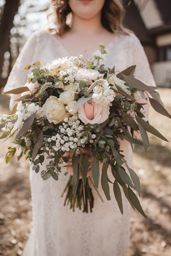 Florist «Chippewa Valley Floral», reviews and photos, 507 S Barstow St, Eau Claire, WI 54701, USA