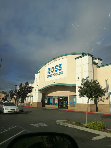 Clothing Store «Ross Dress for Less», reviews and photos, 1419 N Davis Rd, Salinas, CA 93907, USA