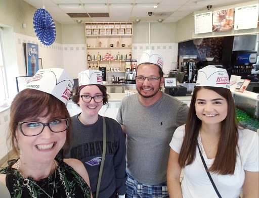 Bakery «Krispy Kreme Doughnuts», reviews and photos, 2900 S 108th St, Milwaukee, WI 53227, USA