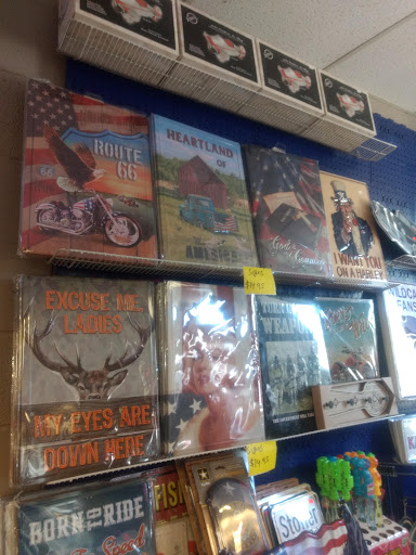 Discount Store «Mr. Thriftys Discount Grocery And Surplus», reviews and photos, 605 SW 6th Ave, Topeka, KS 66603, USA