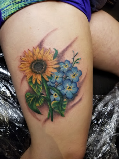 Tattoo Shop «Flesh To Fantasy Tattoo Emporium», reviews and photos, 721 S Main St, Bellefontaine, OH 43311, USA