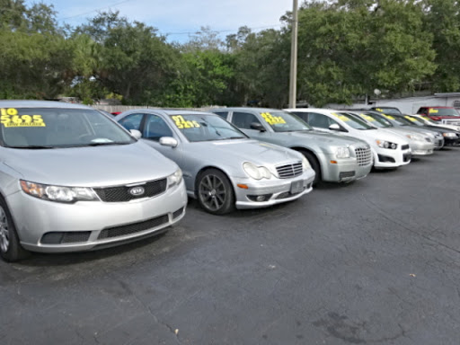 Used Car Dealer «Donny Mills Auto Sales», reviews and photos, 450 E Bay Dr, Largo, FL 33770, USA