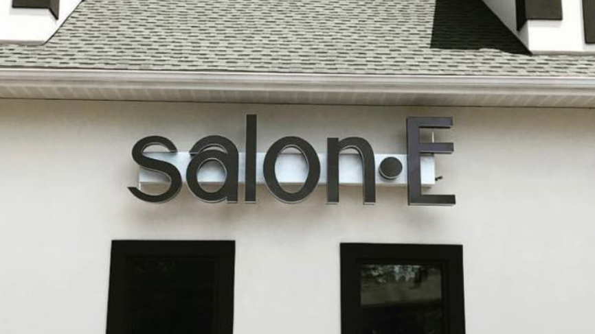 Salon E 18372