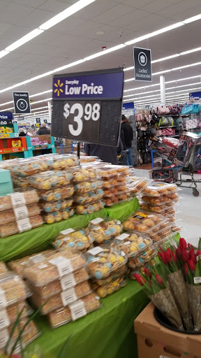 Department Store «Walmart Supercenter», reviews and photos, 200 12th St SW, Forest Lake, MN 55025, USA