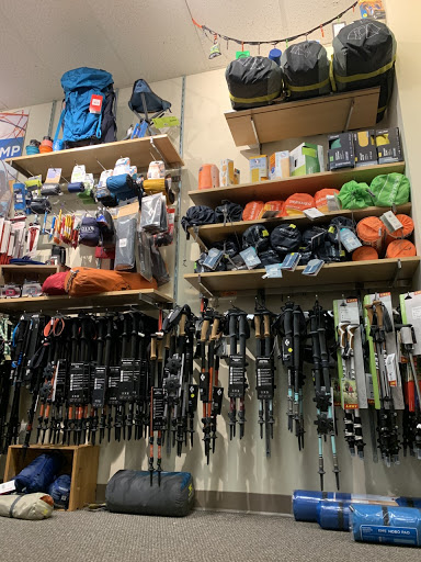Outdoor Sports Store «Eastern Mountain Sports», reviews and photos, 1513 Iyannough Rd, Hyannis, MA 02601, USA