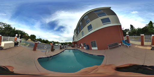 Hotel «Holiday Inn Express & Suites Tampa-Fairgrounds-Casino», reviews and photos, 8610 Elm Fair Blvd, Tampa, FL 33610, USA