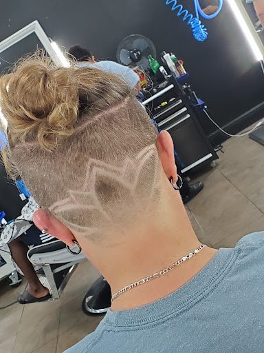 Barber Shop «Hair Genius Barber Shop / Salon», reviews and photos, 8121 Vineland Ave, Orlando, FL 32821, USA