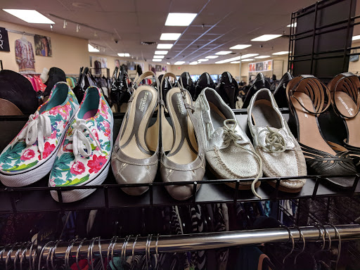Used Clothing Store «Clothes Mentor Eden Prairie», reviews and photos, 8425 Joiner Way, Eden Prairie, MN 55344, USA