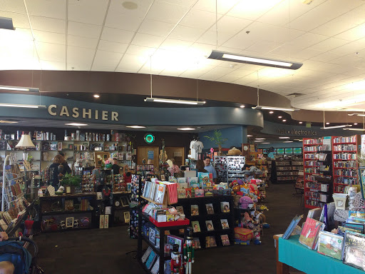 Book Store «Bookmans Phoenix Entertainment Exchange», reviews and photos, 8034 N 19th Ave, Phoenix, AZ 85021, USA