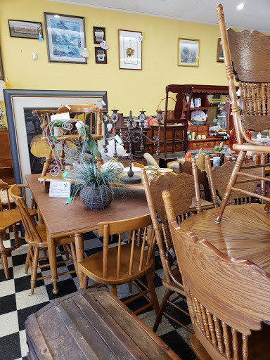 Used Furniture Store «New & Again Consignment Furniture Gallery», reviews and photos, 210 S School St, Lodi, CA 95240, USA