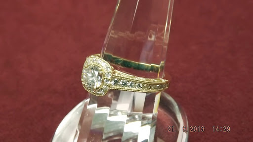 Jewelry Store «Jewelry, Gems & Design Co.», reviews and photos, 9542 W 147th St, Orland Park, IL 60462, USA