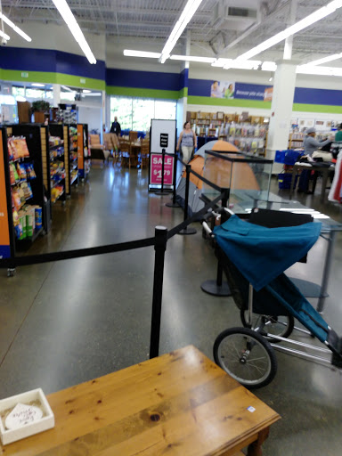 Thrift Store «Goodwill Everett South», reviews and photos, 228 SW Everett Mall Way, Everett, WA 98204, USA