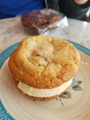 Bakery «Blue Bird Bake Shop», reviews and photos, 3122 Corrine Dr, Orlando, FL 32803, USA