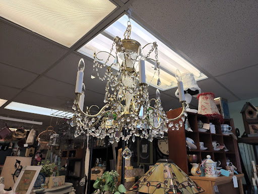 Furniture Store «3 Vintage Chicks», reviews and photos, 13012 N Cave Creek Rd, Phoenix, AZ 85022, USA