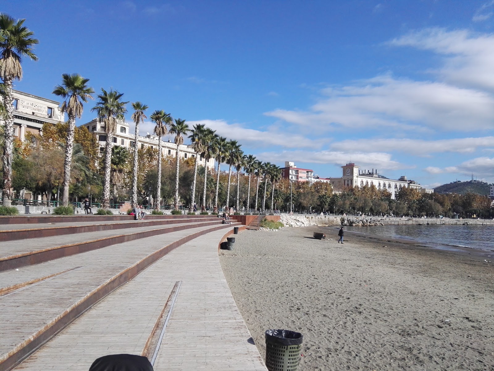 Φωτογραφία του St. Teresa beach με καφέ άμμος επιφάνεια