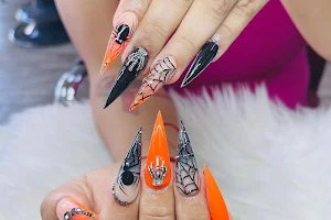 Chic Nails image