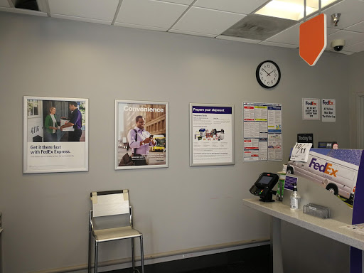 Shipping and Mailing Service «FedEx Ship Center», reviews and photos, 115 Center Ave, Pacheco, CA 94553, USA