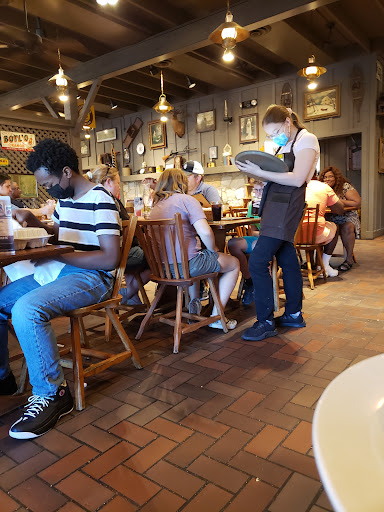 American Restaurant «Cracker Barrel Old Country Store», reviews and photos, 18531 N Creek Dr, Tinley Park, IL 60477, USA
