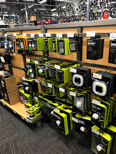 Camping Store «REI», reviews and photos, 6281 W 135th St, Overland Park, KS 66223, USA