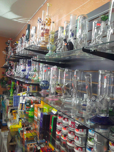 Tobacco Shop «Discount Smoke Shop», reviews and photos, 3105 Scotts Valley Dr, Scotts Valley, CA 95066, USA