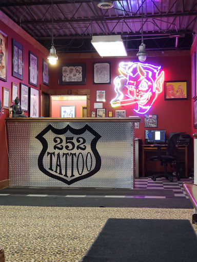 252 TATTOO, 11721 Bellaire Rd, Cleveland, OH 44135, USA, 