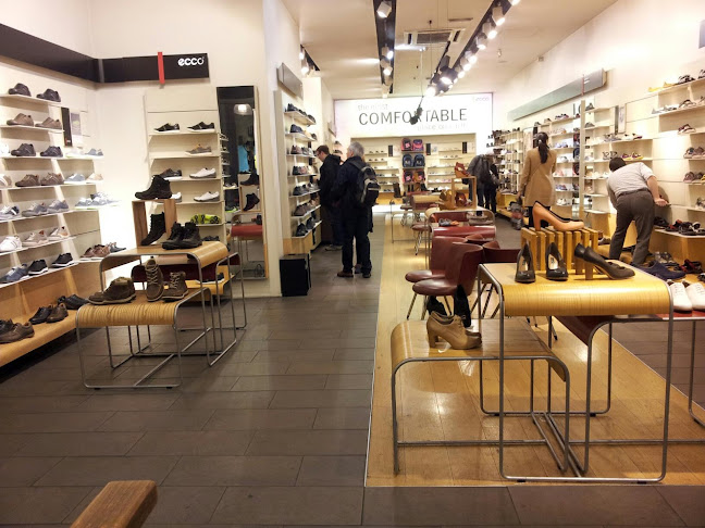 Reviews of ECCO Oxford Street in London - Shoe store