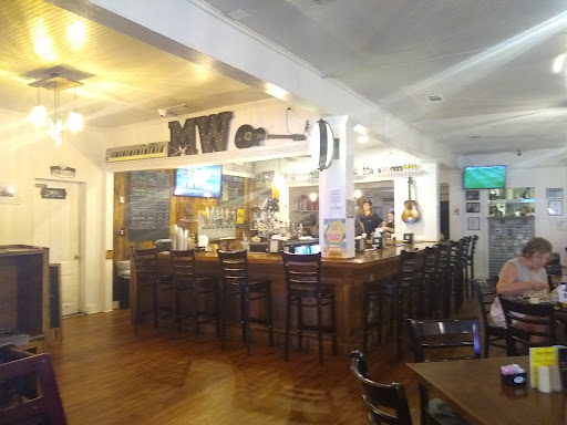 Barbecue Restaurant «Murky Waters Ocean Springs», reviews and photos, 1212 Government St, Ocean Springs, MS 39564, USA