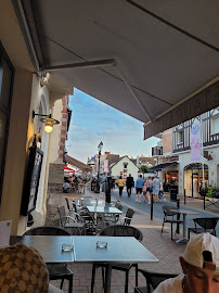 Atmosphère du Restaurant de cuisine traditionnelle L'embarcadère Restaurant à Cabourg - n°6