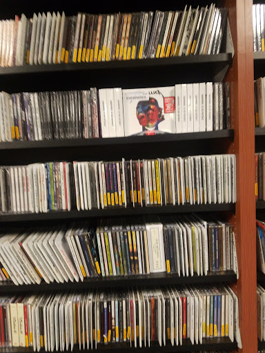 Record Store «Bull Moose», reviews and photos, 219 Waterman Dr, South Portland, ME 04106, USA