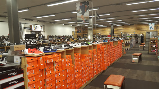 Shoe Store «DSW Designer Shoe Warehouse», reviews and photos, 8251 Flying Cloud Dr #1150, Eden Prairie, MN 55344, USA