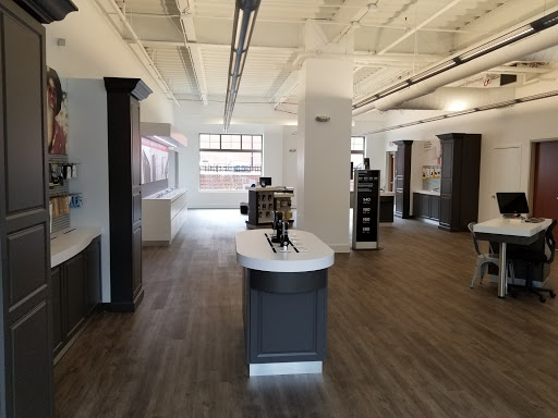 Cell Phone Store «Verizon», reviews and photos, 36 E Hinsdale Ave, Hinsdale, IL 60521, USA