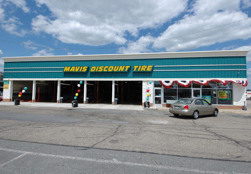 Tire Shop «Mavis Discount Tire», reviews and photos, 130-138 Dolson Ave, Middletown, NY 10940, USA