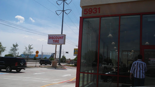 Tire Shop «Discount Tire Store - Watauga, TX», reviews and photos, 6325 Rufe Snow Dr, Watauga, TX 76148, USA
