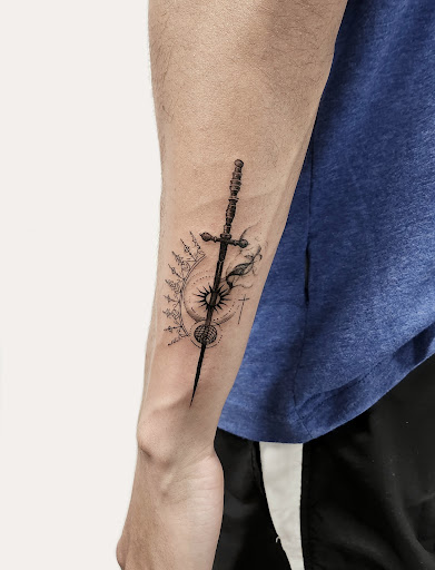 Explore female neck tattoo ideas, creative tattoo ideas in Sunnyvale, available at Greego tattoo