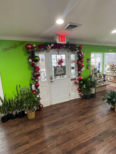 Florist «Garden of Eden Flower Shop, Pennsville», reviews and photos, 199 N Broadway, Pennsville, NJ 08070, USA