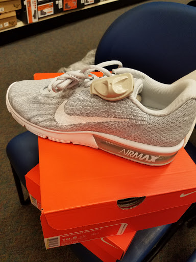 Shoe Store «Shoe Carnival», reviews and photos, 44 Indianapolis Blvd, Schererville, IN 46375, USA