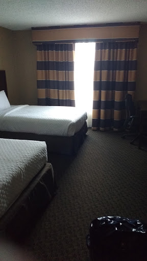 Hotel «Embassy Suites by Hilton Chicago Lombard Oak Brook», reviews and photos, 707 Butterfield Rd, Lombard, IL 60148, USA