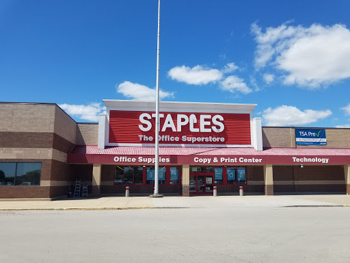 Office Supply Store «Staples», reviews and photos, 610 Meacham Rd, Elk Grove Village, IL 60007, USA