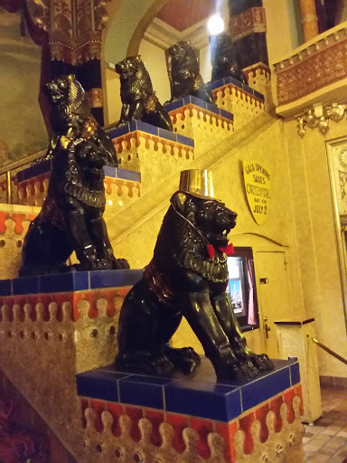 Movie Theater «Landmark Oriental Theatre», reviews and photos, 2230 N Farwell Ave, Milwaukee, WI 53202, USA