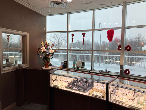 Jewelry Repair Service «Grand Jewelers», reviews and photos, 8185 Holly Rd # 8, Grand Blanc, MI 48439, USA
