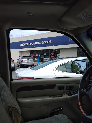 Sporting Goods Store «Big 5 Sporting Goods - San Mateo», reviews and photos, 2825 S El Camino Real, San Mateo, CA 94403, USA