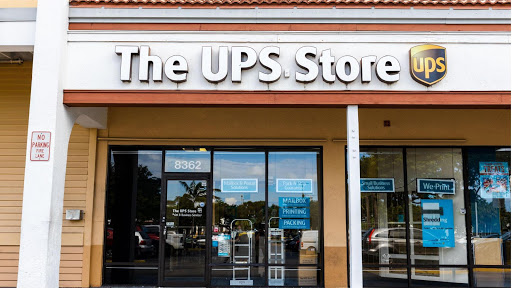 The UPS Store, 8362 Pines Blvd, Pembroke Pines, FL 33024, USA, 