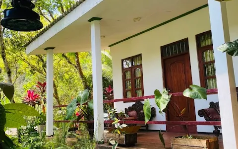 Green Leaf Holiday Bungalow image