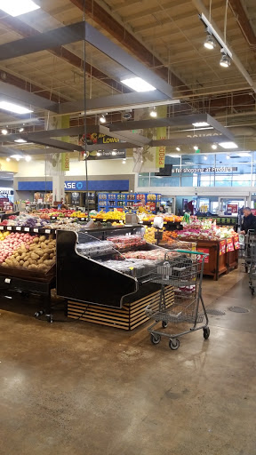 Grocery Store «Fred Meyer», reviews and photos, 14300 1st Avenue South, Burien, WA 98168, USA