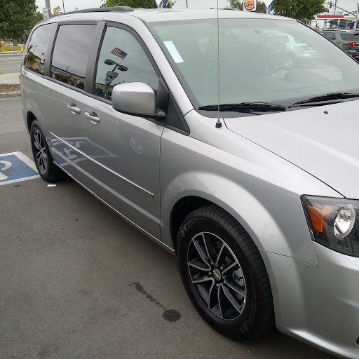 Ford Dealer «Cal Worthington Ford», reviews and photos, 2950 N Bellflower Blvd, Long Beach, CA 90815, USA