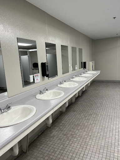 Clothing Store «Burlington Coat Factory», reviews and photos, 370 US-130, Hightstown, NJ 08520, USA