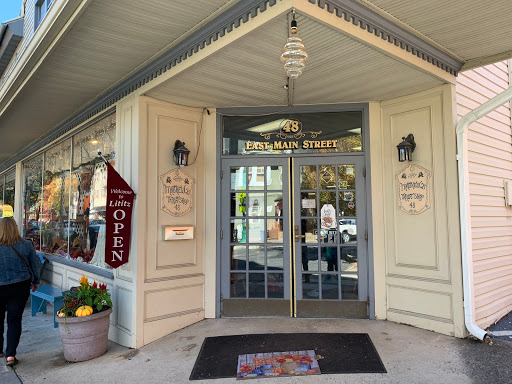 Matthew 25 Thrift Shop, 48 E Main St, Lititz, PA 17543, USA, 