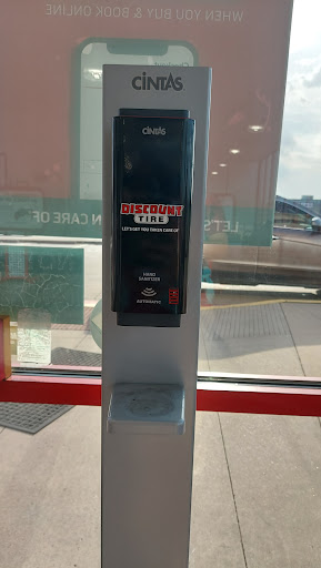 Tire Shop «Discount Tire Store - Irving, TX», reviews and photos, 3516 W Airport Fwy, Irving, TX 75062, USA