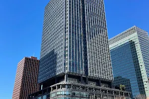 Shin-Marunouchi Building image