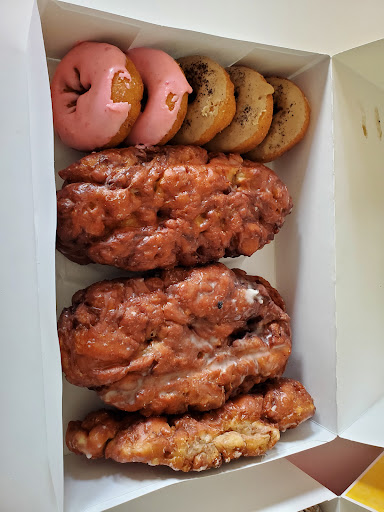 Donut Shop «Flip Flops Donut Shop», reviews and photos, 129 Bogue Inlet Dr, Emerald Isle, NC 28594, USA